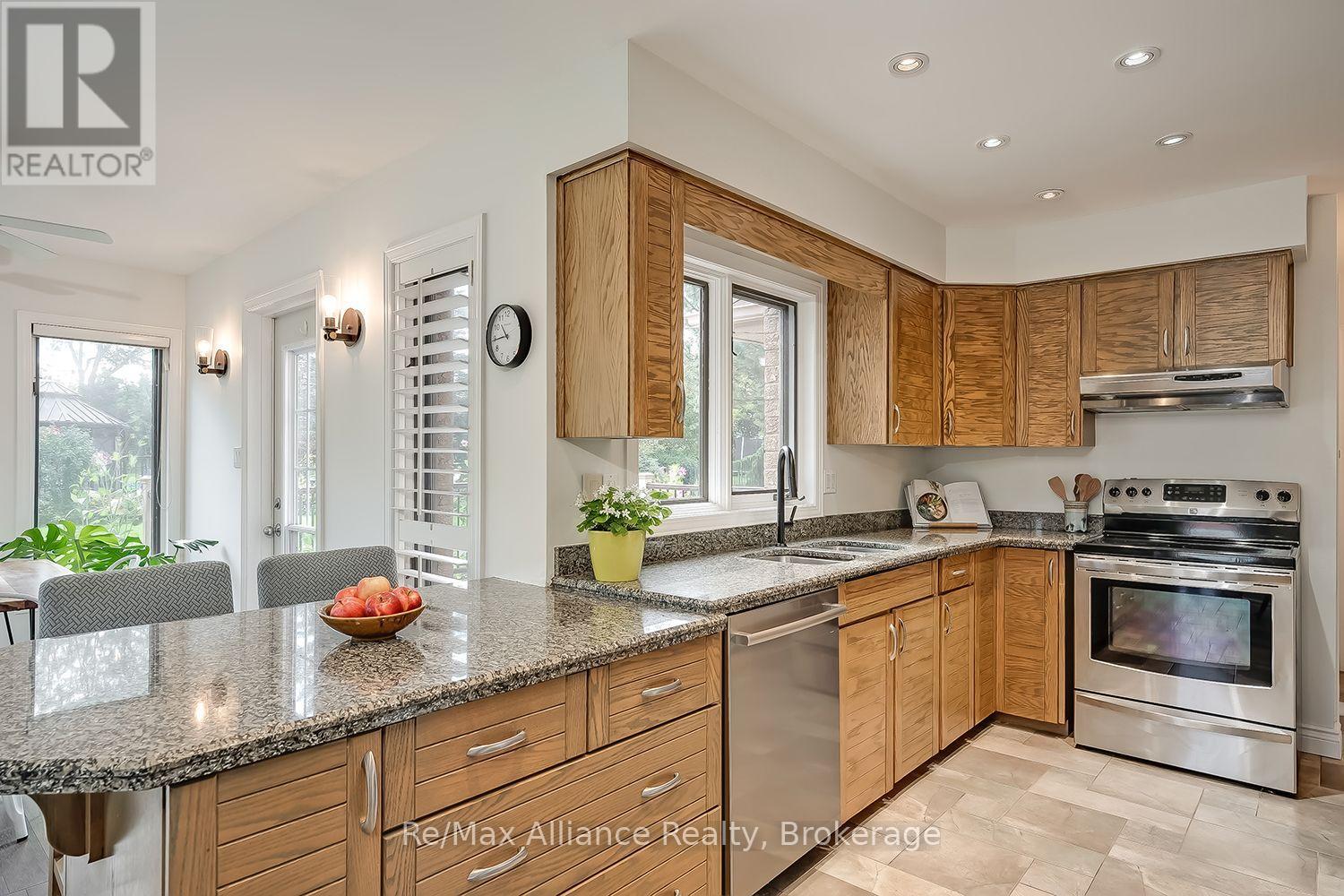 31 Meander Close, Hamilton, Ontario  L0R 1H1 - Photo 10 - X13828364