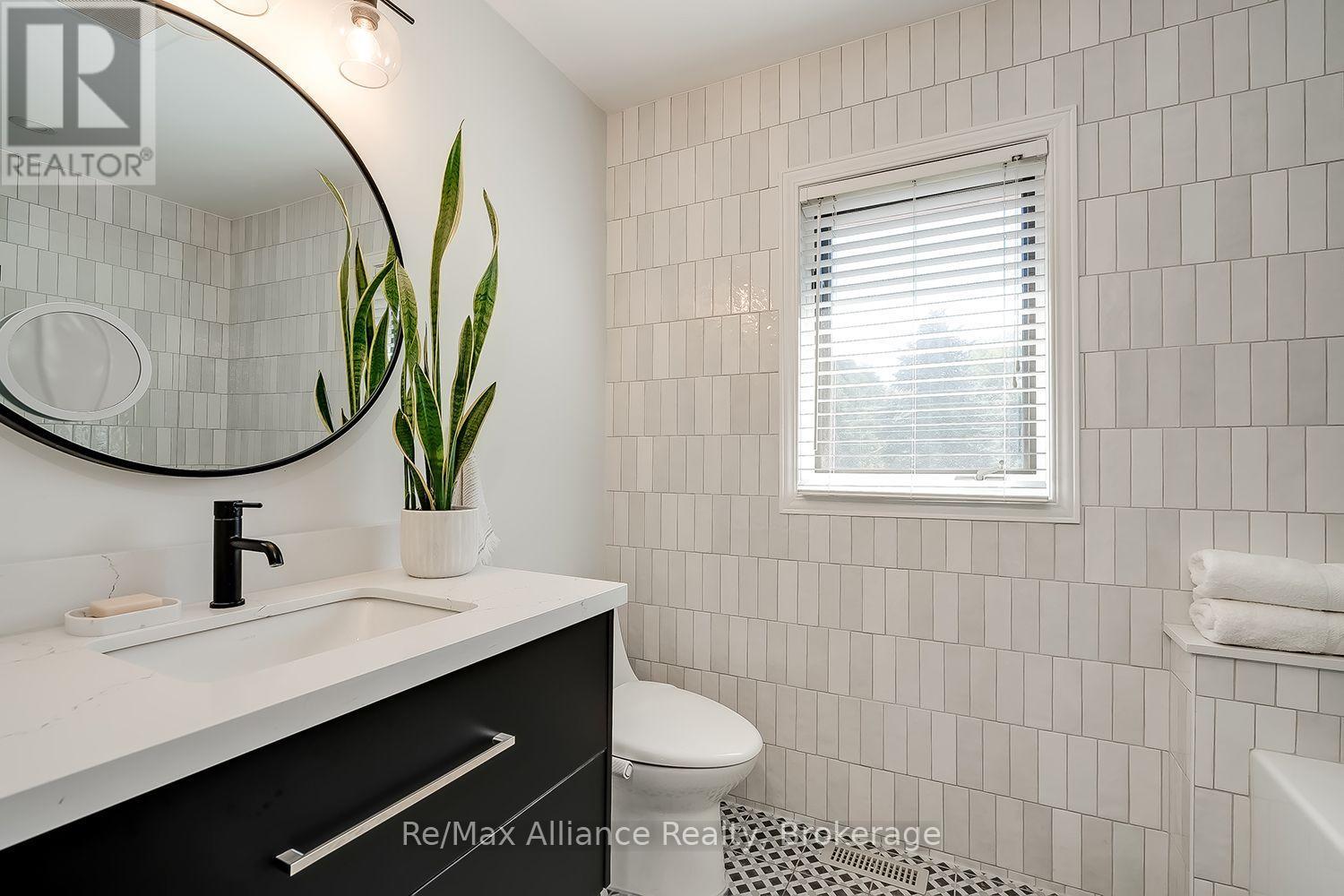 31 Meander Close, Hamilton, Ontario  L0R 1H1 - Photo 37 - X13828364