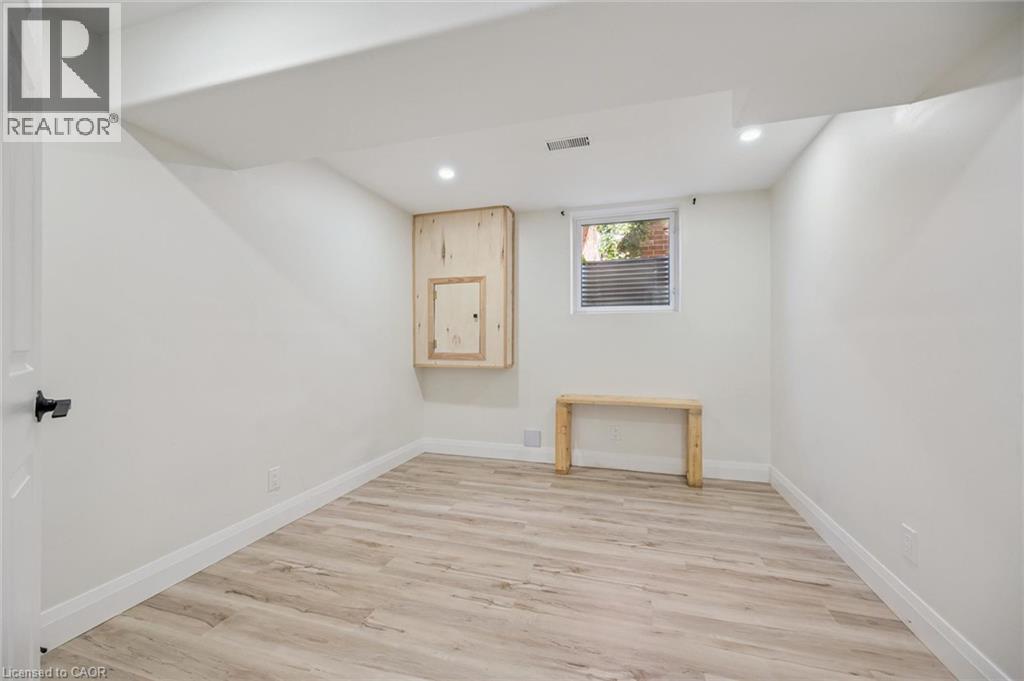 148 Clairfields Drive W, Guelph, Ontario  N1G 5A3 - Photo 32 - 40865714