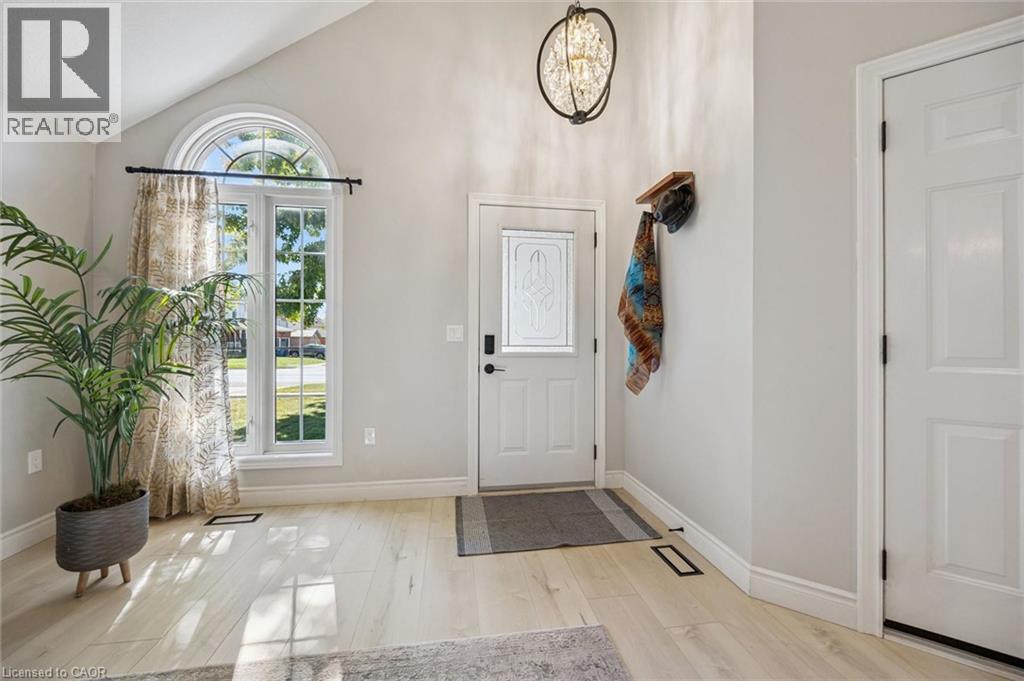 148 Clairfields Drive W, Guelph, Ontario  N1G 5A3 - Photo 4 - 40865714