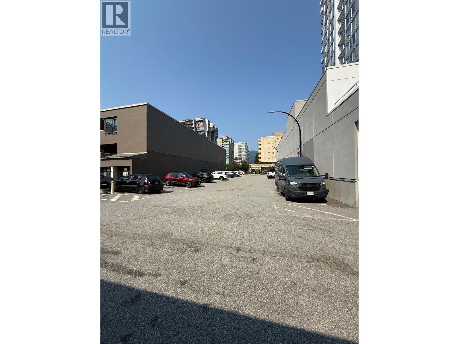 137 E 15th Street, North Vancouver, British Columbia  V7L 2P7 - Photo 4 - C8074135
