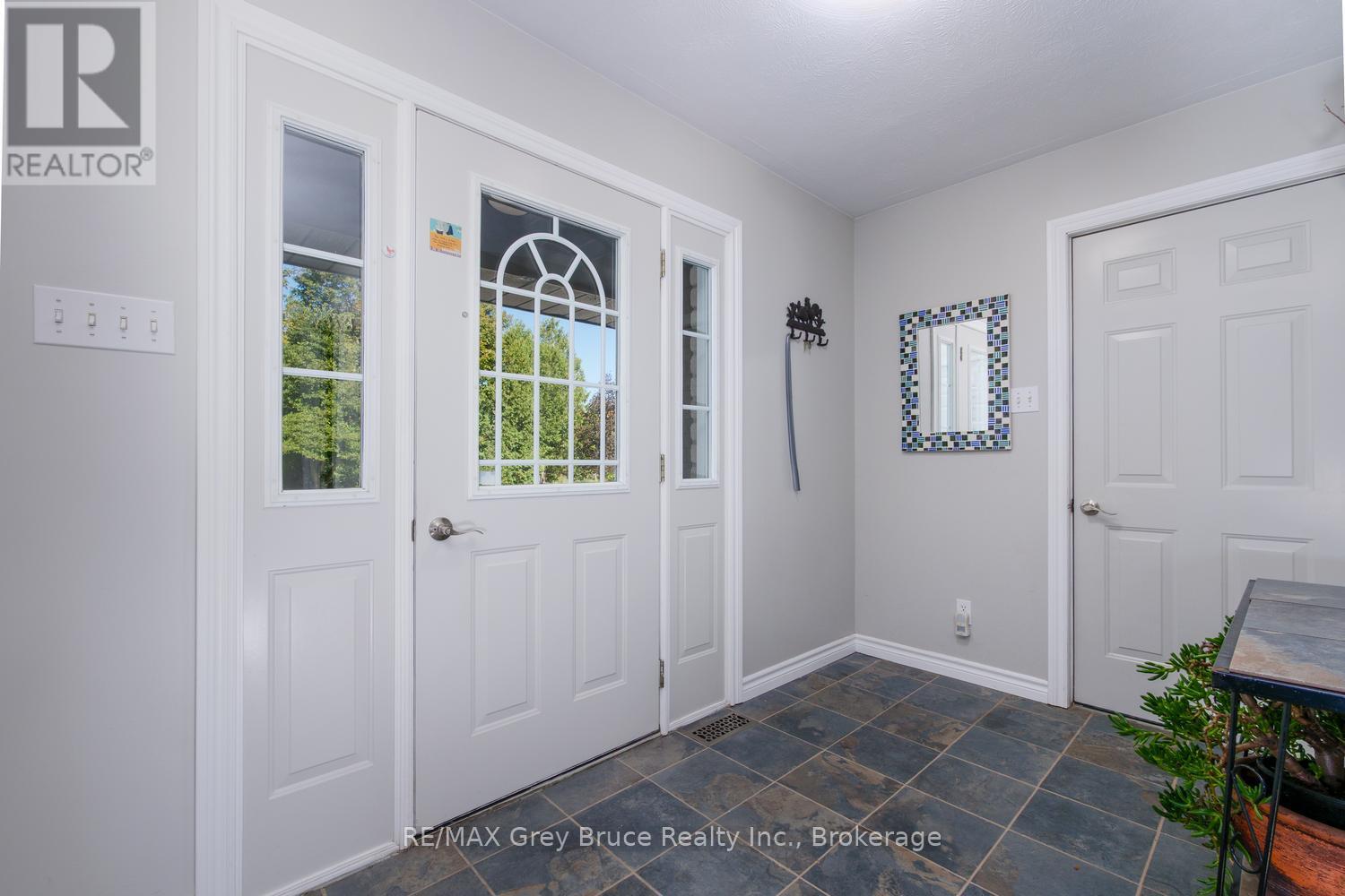 135 North Diagonal, South Bruce Peninsula, Ontario  N0H 2T0 - Photo 4 - X13828126