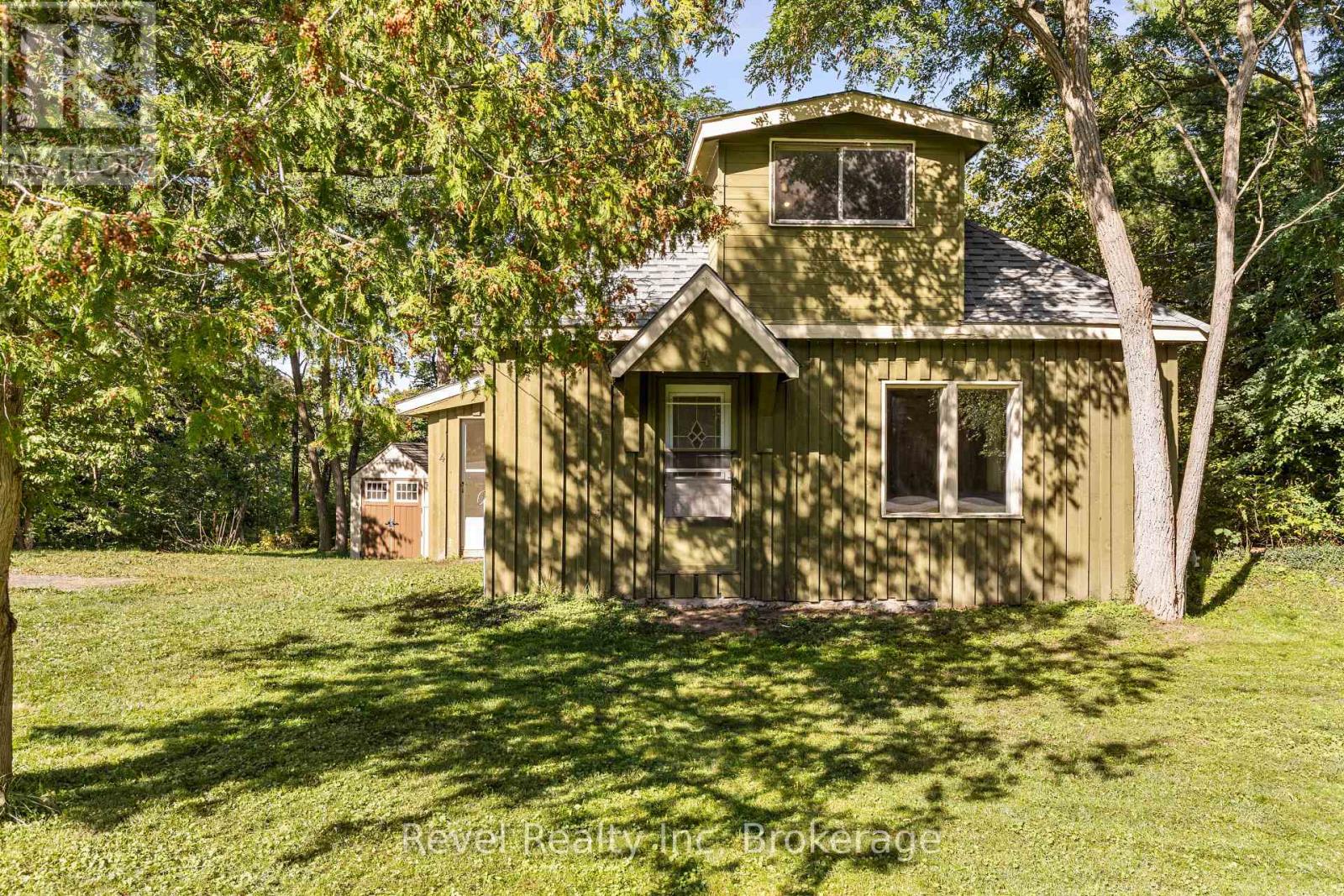 4 Margaret Street, Parry Sound, Ontario  P2A 2A8 - Photo 1 - X13828210
