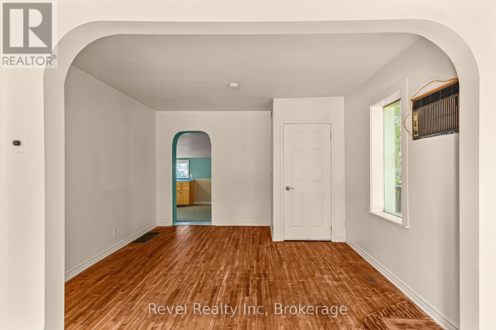 4 Margaret Street, Parry Sound, Ontario  P2A 2A8 - Photo 7 - X13828210