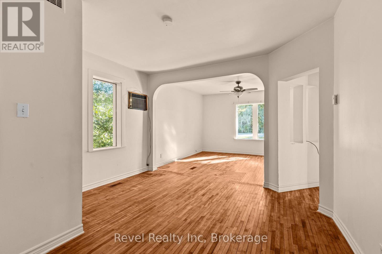 4 Margaret Street, Parry Sound, Ontario  P2A 2A8 - Photo 8 - X13828210