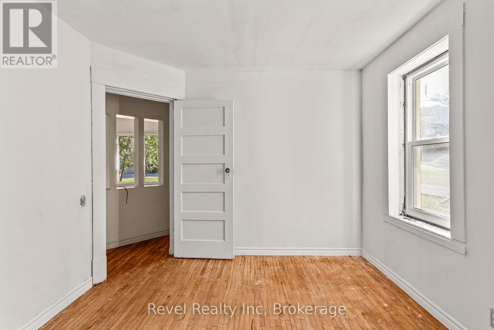 4 Margaret Street, Parry Sound, Ontario  P2A 2A8 - Photo 9 - X13828210