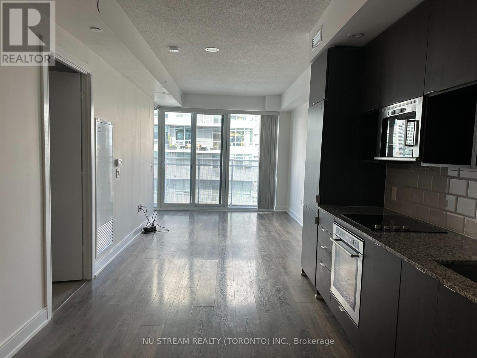 2804 - 89 Mcgill Street, Toronto, Ontario  M5B 0B1 - Photo 2 - C13828090