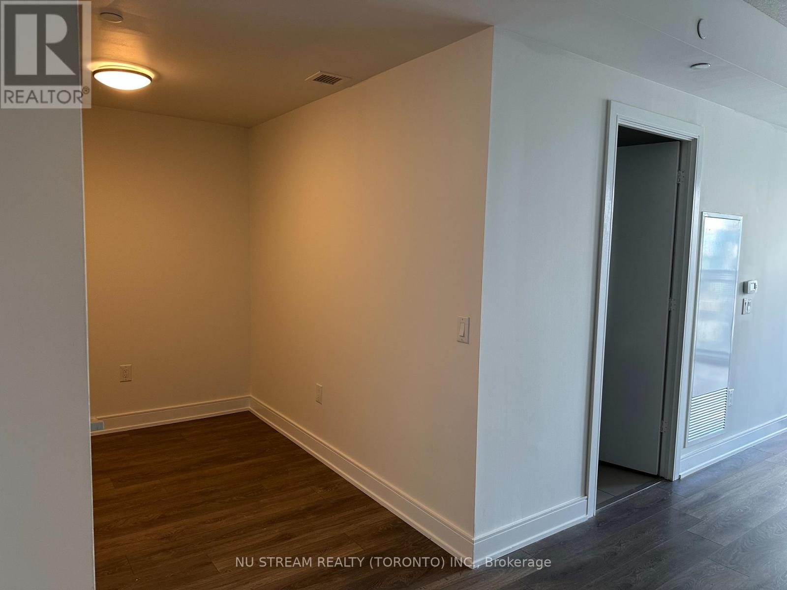 2804 - 89 Mcgill Street, Toronto, Ontario  M5B 0B1 - Photo 3 - C13828090