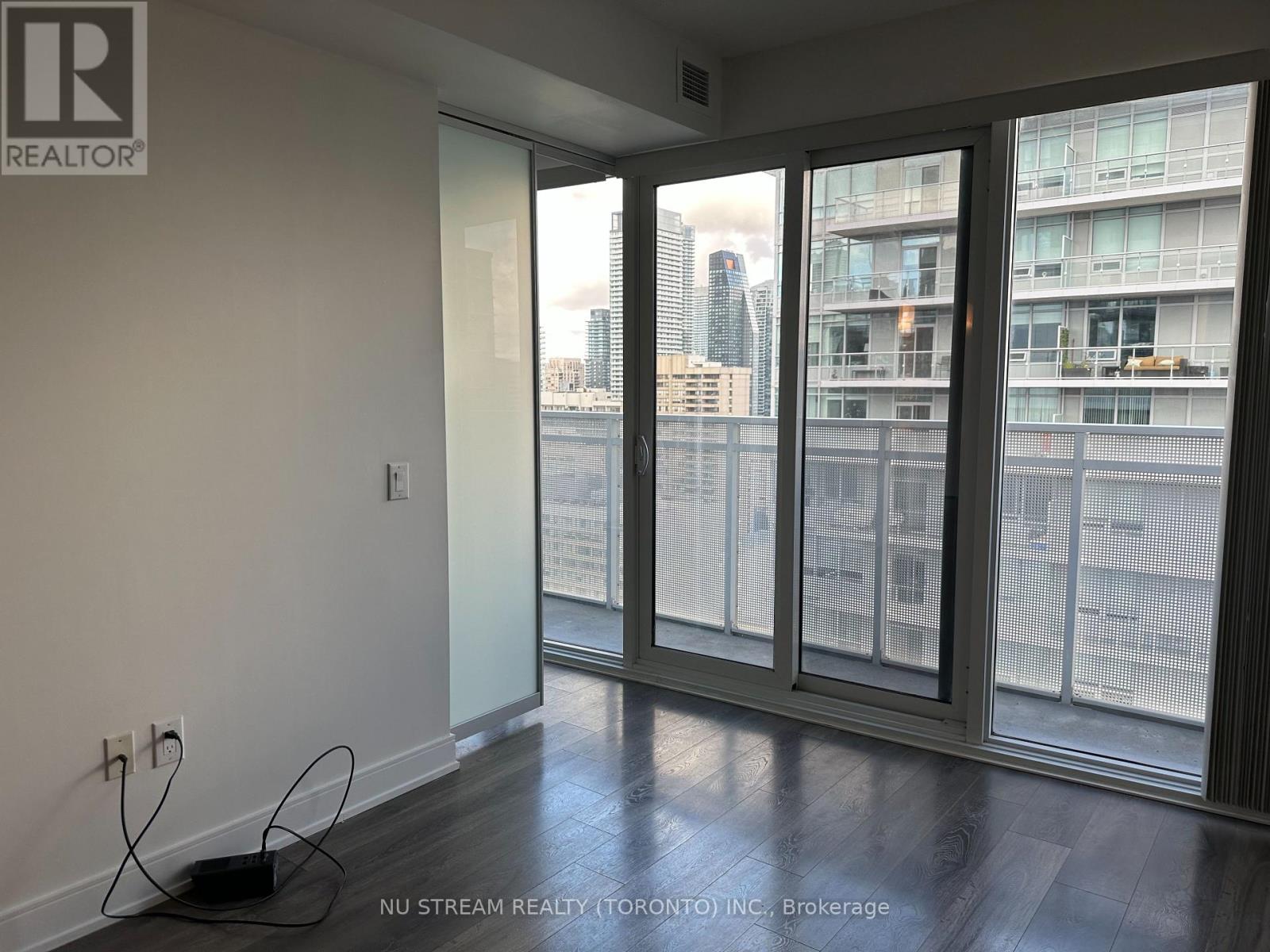 2804 - 89 Mcgill Street, Toronto, Ontario  M5B 0B1 - Photo 6 - C13828090