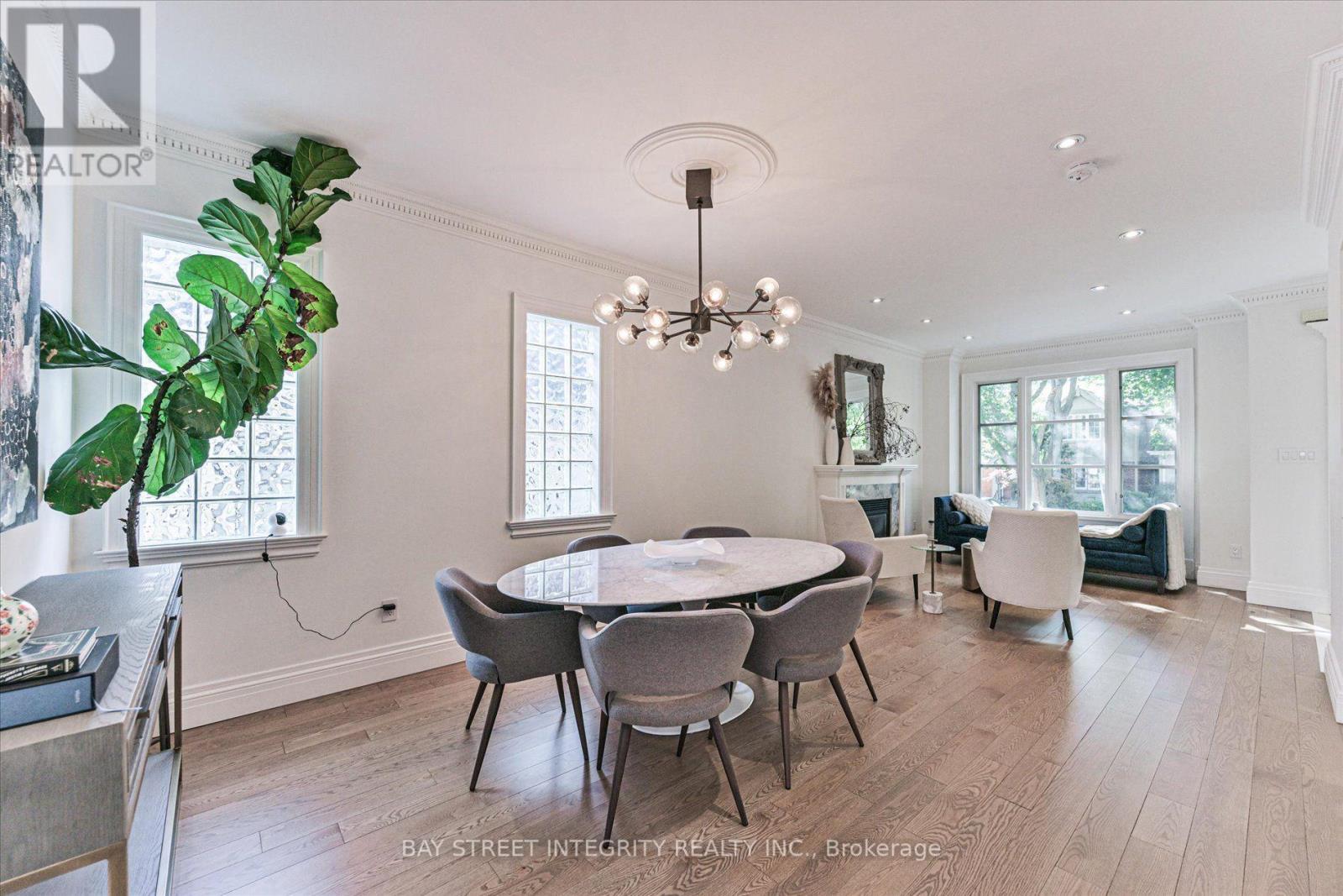 354 Old Orchard Grove, Toronto, Ontario  M5M 2E9 - Photo 10 - C13828378