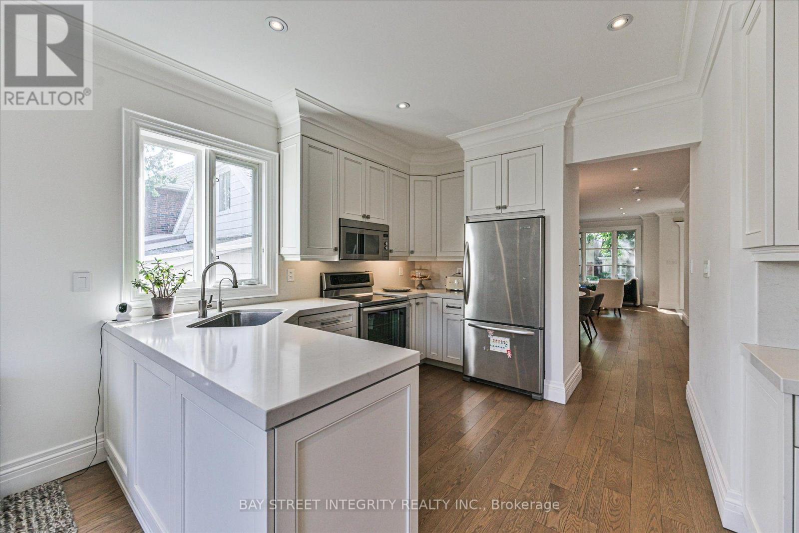 354 Old Orchard Grove, Toronto, Ontario  M5M 2E9 - Photo 16 - C13828378
