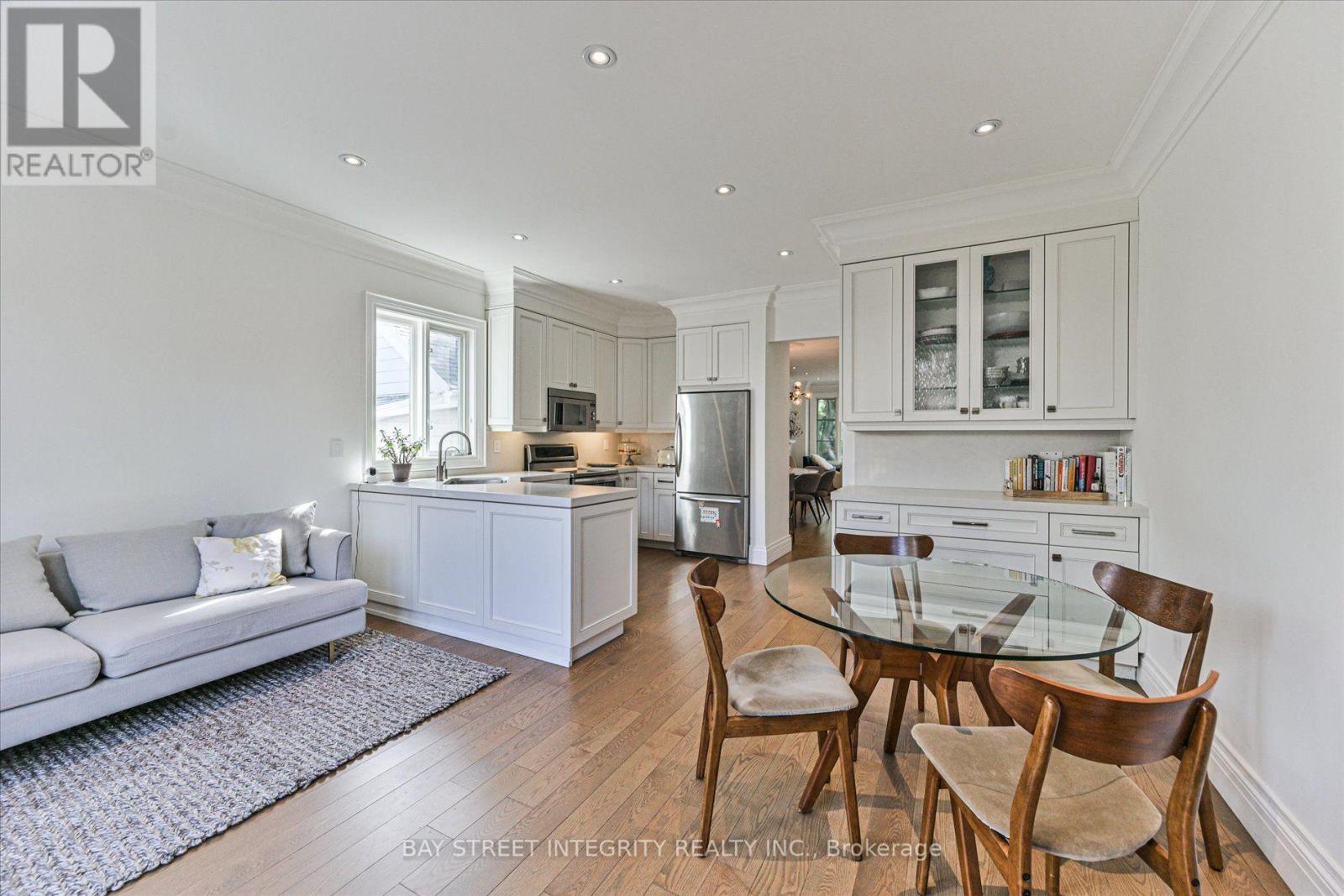 354 Old Orchard Grove, Toronto, Ontario  M5M 2E9 - Photo 18 - C13828378
