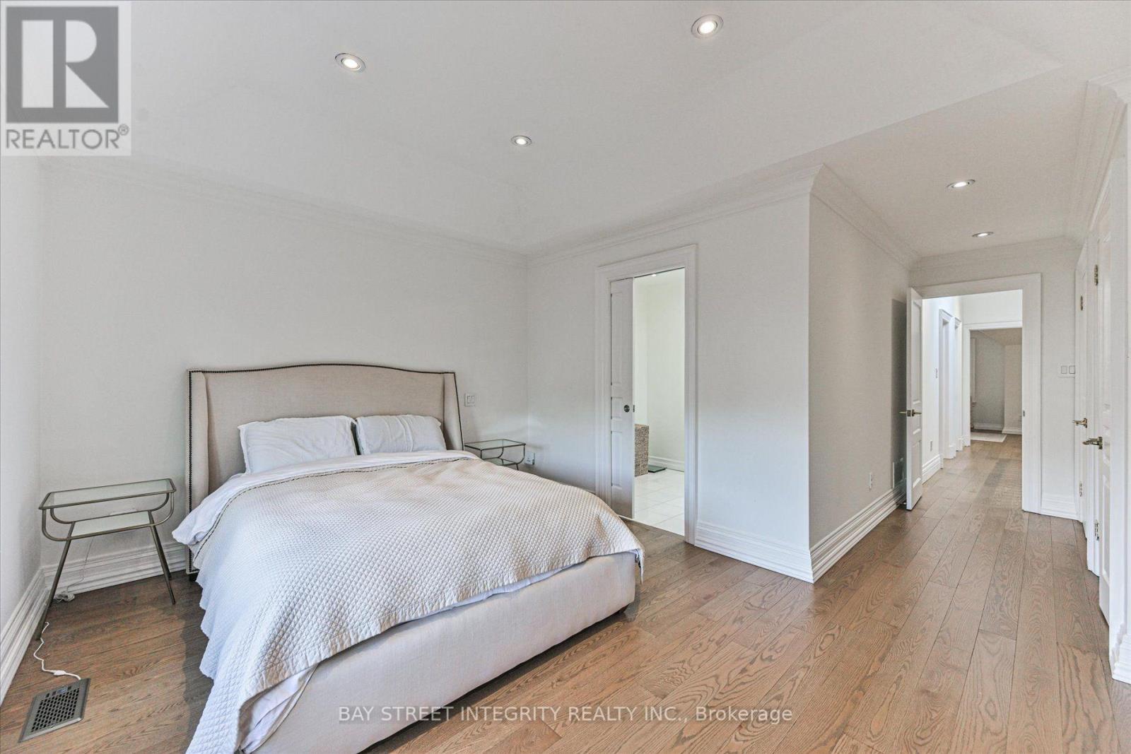 354 Old Orchard Grove, Toronto, Ontario  M5M 2E9 - Photo 25 - C13828378