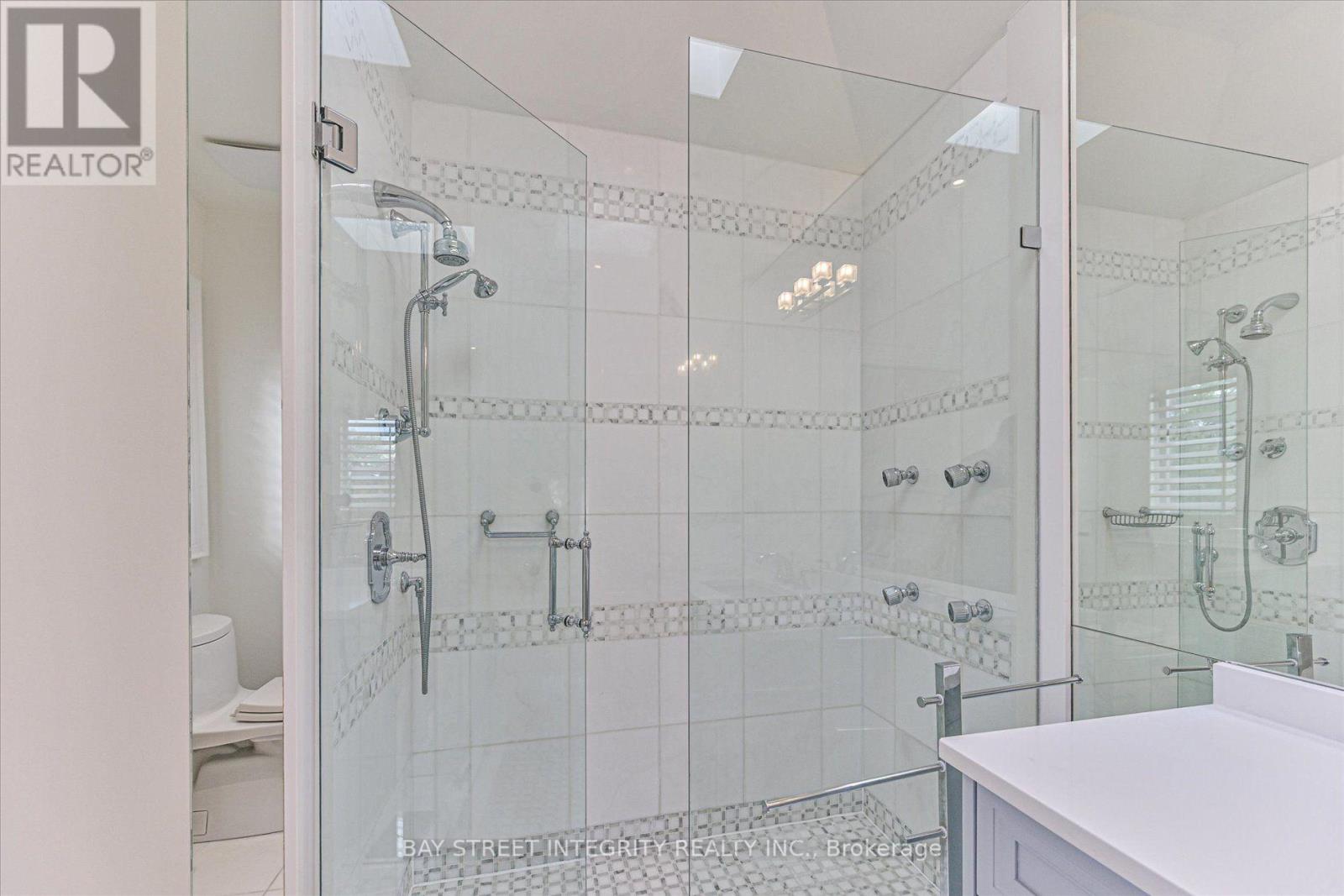 354 Old Orchard Grove, Toronto, Ontario  M5M 2E9 - Photo 28 - C13828378