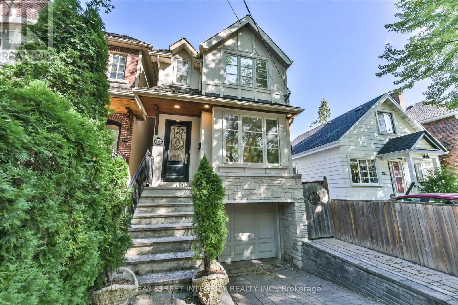 354 Old Orchard Grove, Toronto, Ontario  M5M 2E9 - Photo 3 - C13828378