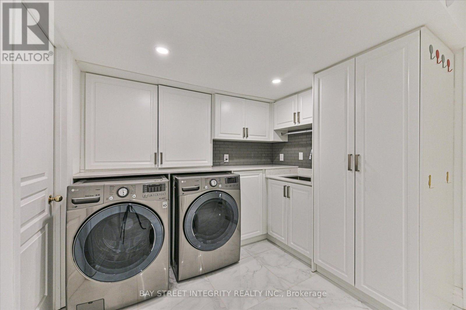 354 Old Orchard Grove, Toronto, Ontario  M5M 2E9 - Photo 35 - C13828378