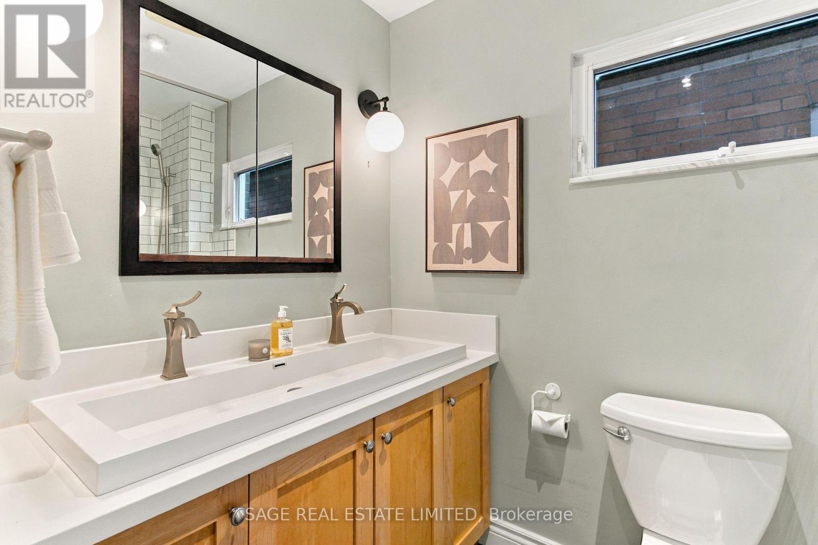 92 Highcroft Road, Toronto, Ontario  M4L 3G5 - Photo 37 - E13828144