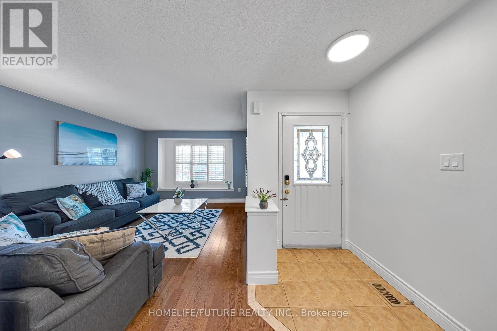 17 Grainger Crescent, Ajax, Ontario  L1T 4Y7 - Photo 2 - E13828198