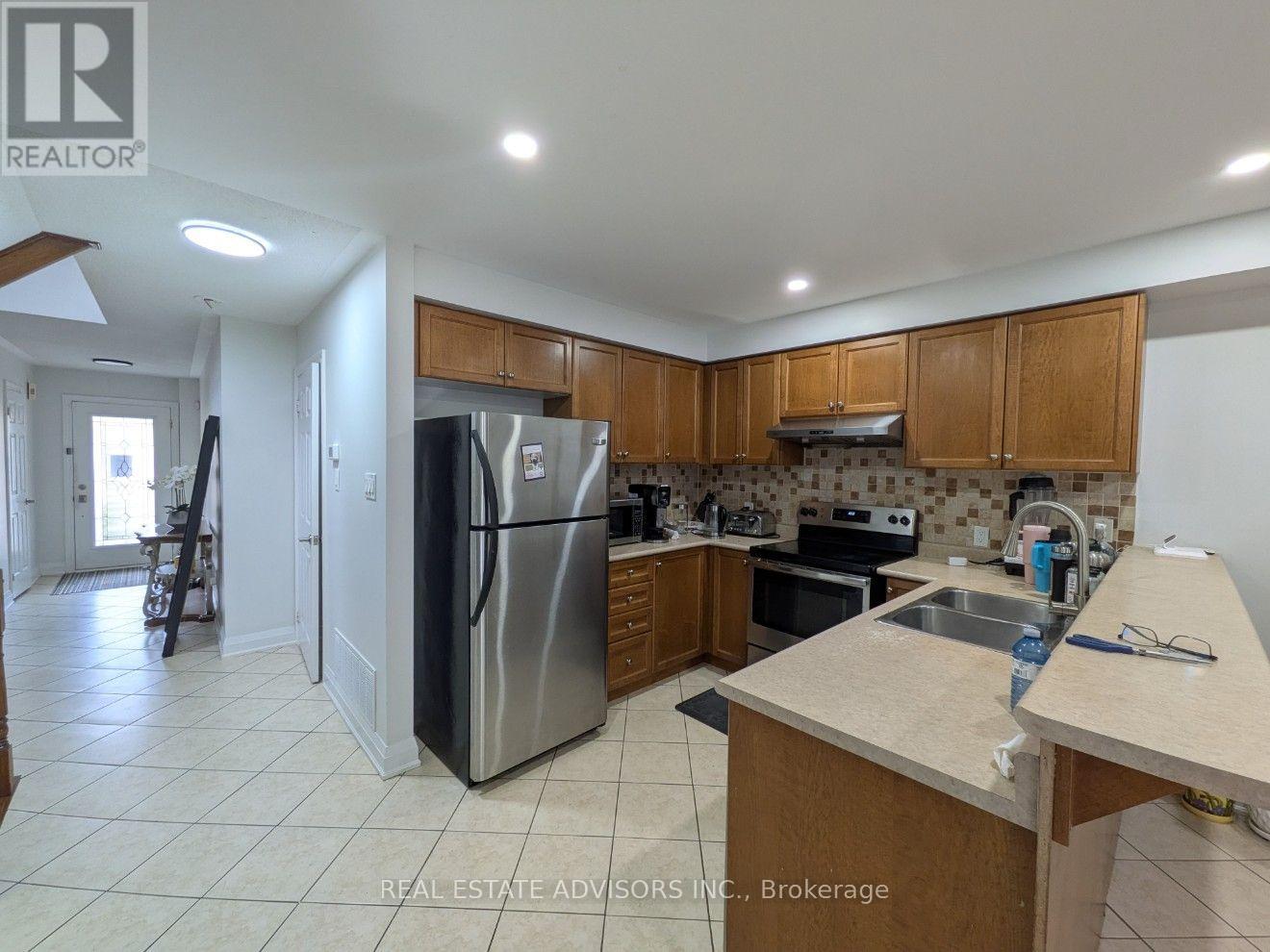80 Dooley Crescent, Ajax, Ontario  L1T 4J2 - Photo 4 - E13828220
