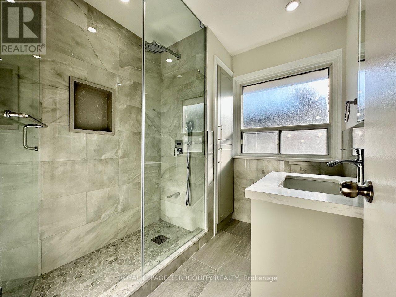 Main Level - 21 Janet Boulevard, Toronto, Ontario  M1R 1H5 - Photo 14 - E13828300