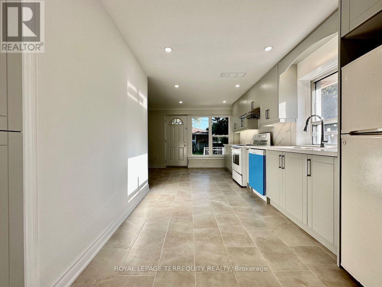 Main Level - 21 Janet Boulevard, Toronto, Ontario  M1R 1H5 - Photo 2 - E13828300