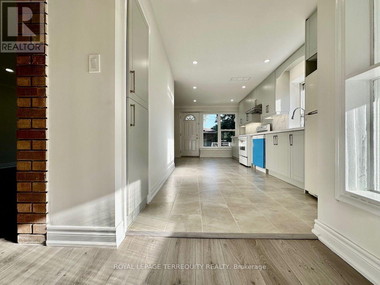 Main Level - 21 Janet Boulevard, Toronto, Ontario  M1R 1H5 - Photo 5 - E13828300