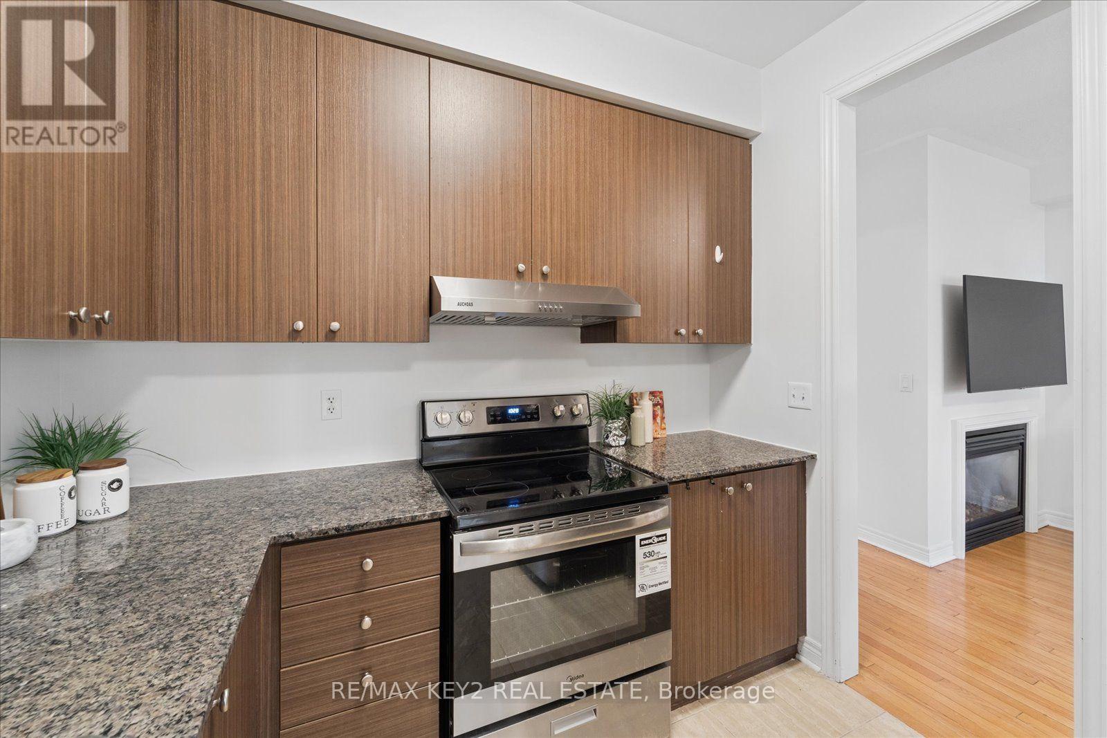 2458 Earl Grey Avenue, Pickering, Ontario  L1X 0B9 - Photo 10 - E13828306