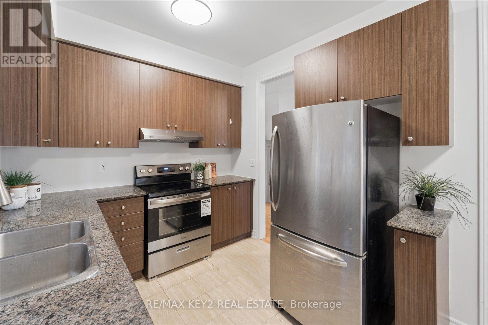 2458 Earl Grey Avenue, Pickering, Ontario  L1X 0B9 - Photo 9 - E13828306