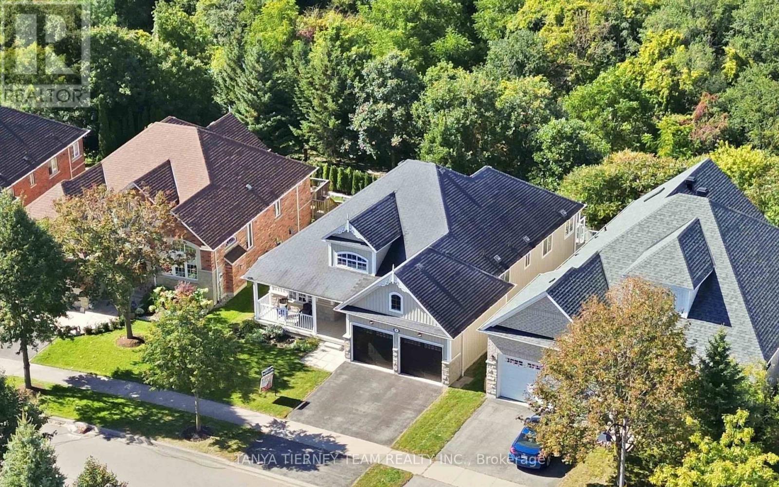 4 BRANTHAVEN COURT, Whitby, Ontario