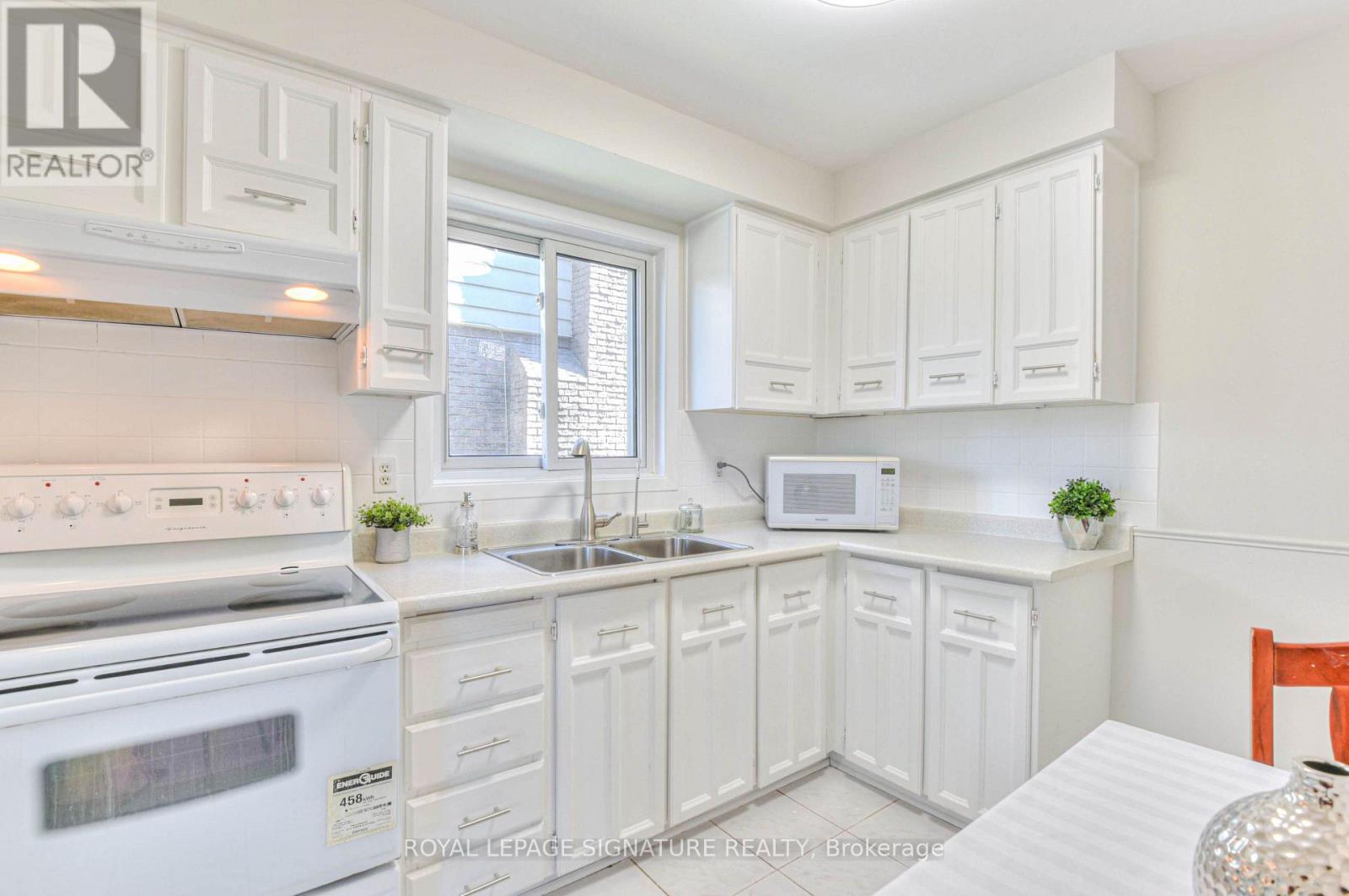 132 Valdor Drive, Toronto, Ontario  M1V 1R5 - Photo 17 - E13828388
