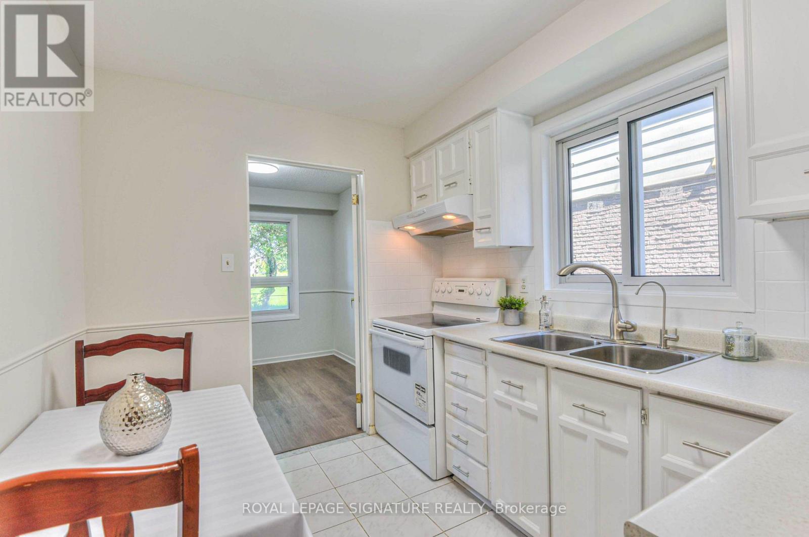 132 Valdor Drive, Toronto, Ontario  M1V 1R5 - Photo 18 - E13828388