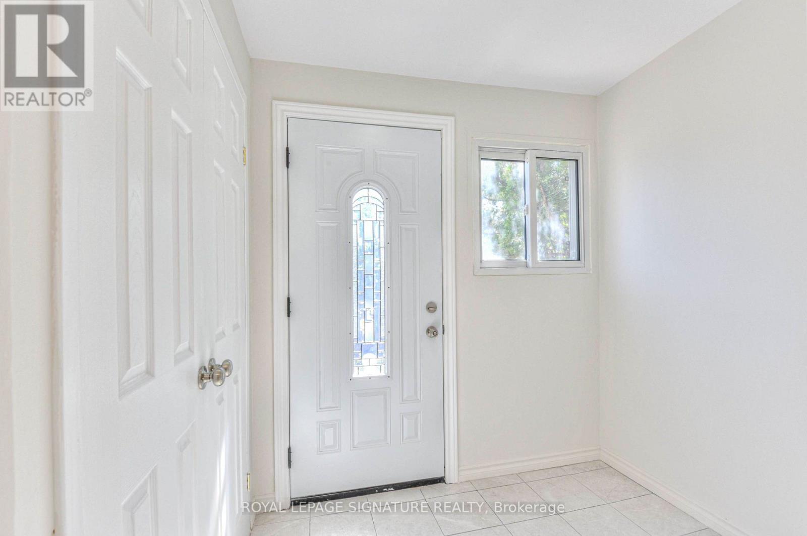 132 Valdor Drive, Toronto, Ontario  M1V 1R5 - Photo 3 - E13828388