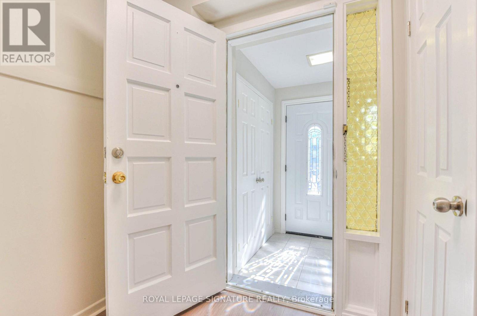 132 Valdor Drive, Toronto, Ontario  M1V 1R5 - Photo 4 - E13828388