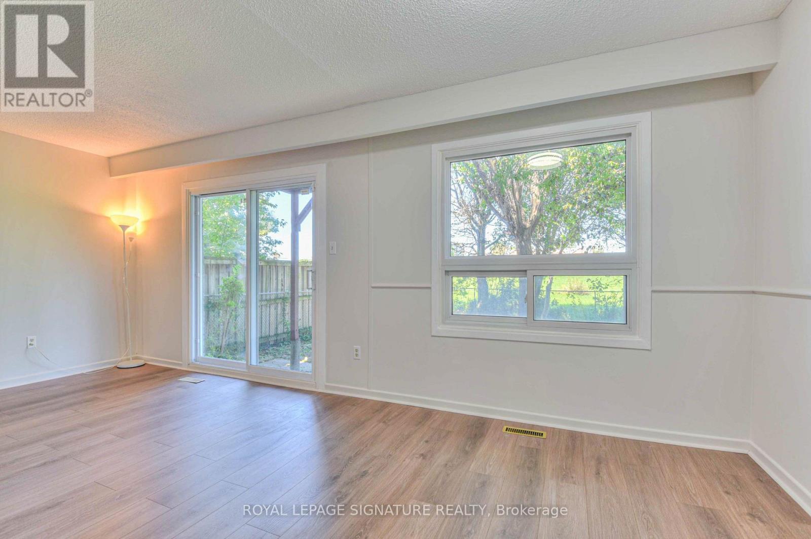 132 Valdor Drive, Toronto, Ontario  M1V 1R5 - Photo 9 - E13828388