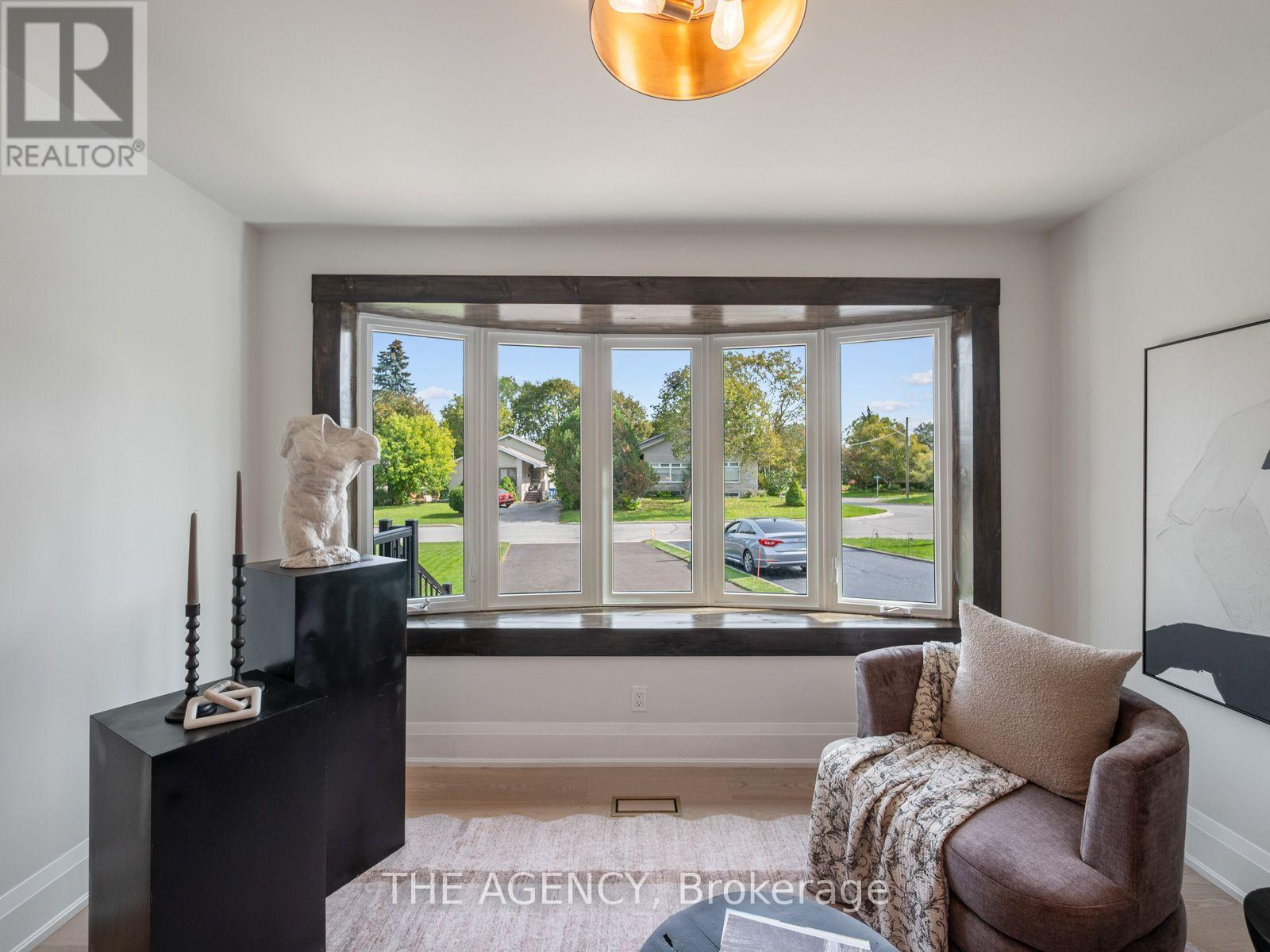 26 Webster Drive, Aurora, Ontario  L4G 2A5 - Photo 5 - N13828114