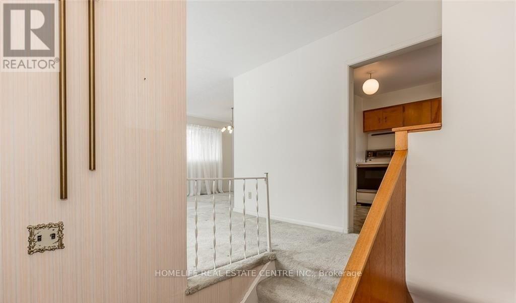 (Upstairs) - 28 Pratt Road, Barrie, Ontario  L4M 2L1 - Photo 3 - S13828138