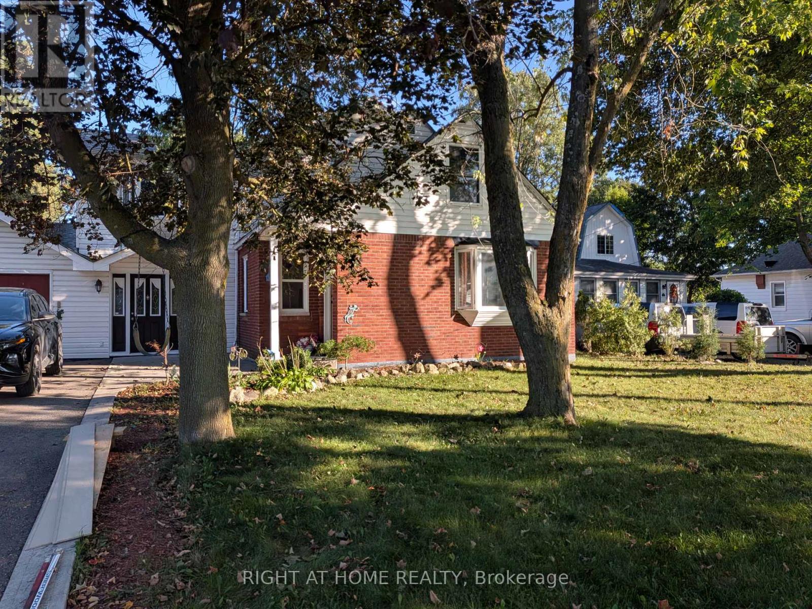 SUITE B - 242 ARTHUR STREET