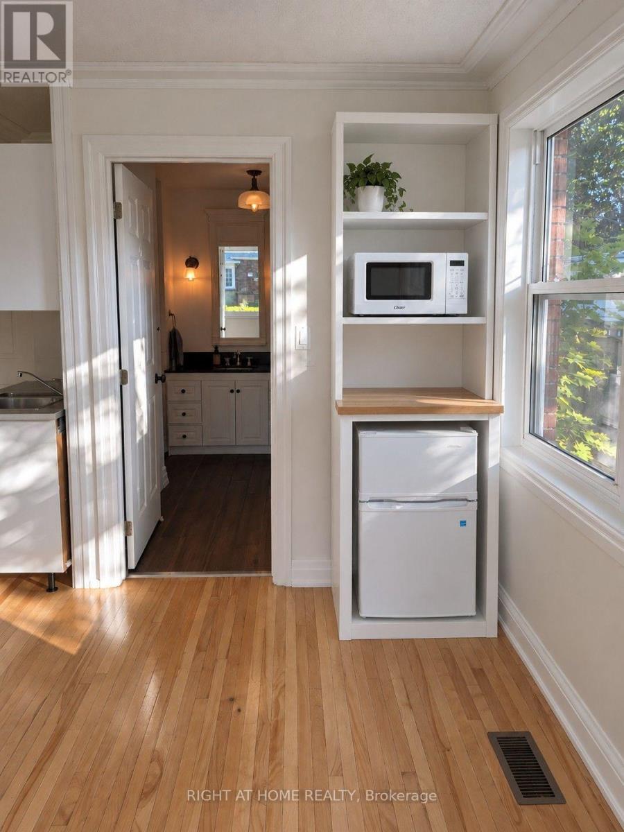Suite B - 242 Arthur Street, Halton Hills, Ontario  L7J 1M1 - Photo 6 - W13828250