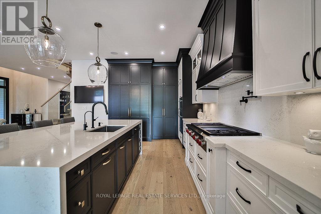 1301 Twin Oaks Dell, Mississauga, Ontario  L5H 3J9 - Photo 13 - W13828284
