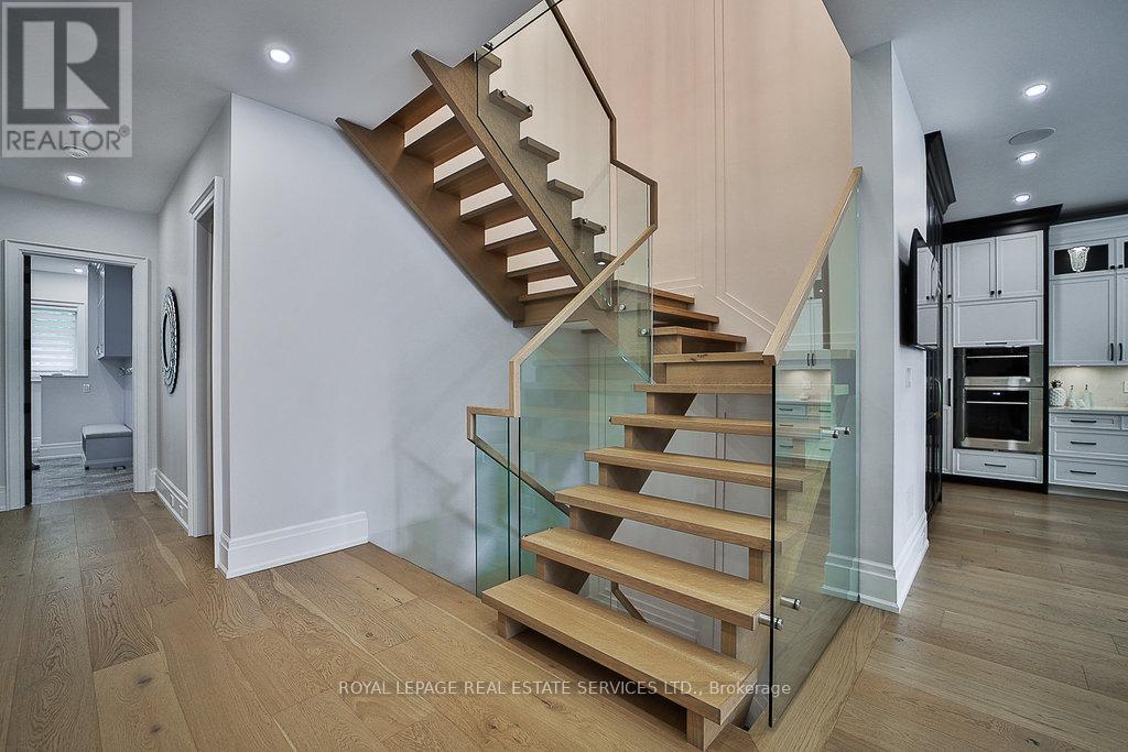 1301 Twin Oaks Dell, Mississauga, Ontario  L5H 3J9 - Photo 14 - W13828284