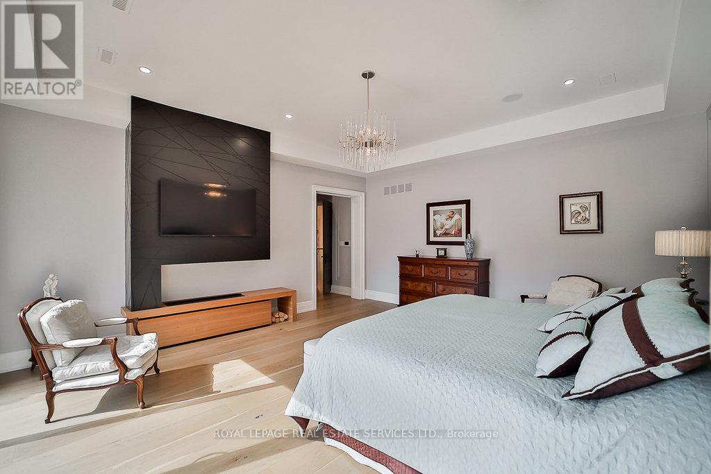 1301 Twin Oaks Dell, Mississauga, Ontario  L5H 3J9 - Photo 16 - W13828284