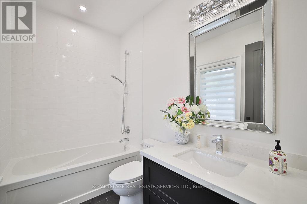 1301 Twin Oaks Dell, Mississauga, Ontario  L5H 3J9 - Photo 28 - W13828284