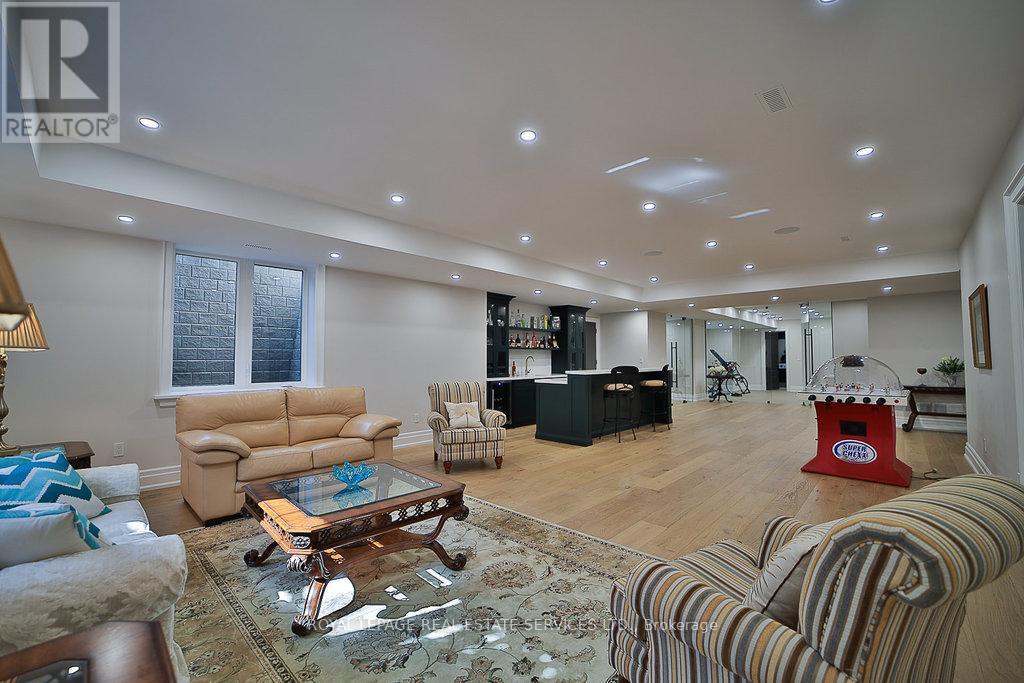 1301 Twin Oaks Dell, Mississauga, Ontario  L5H 3J9 - Photo 30 - W13828284