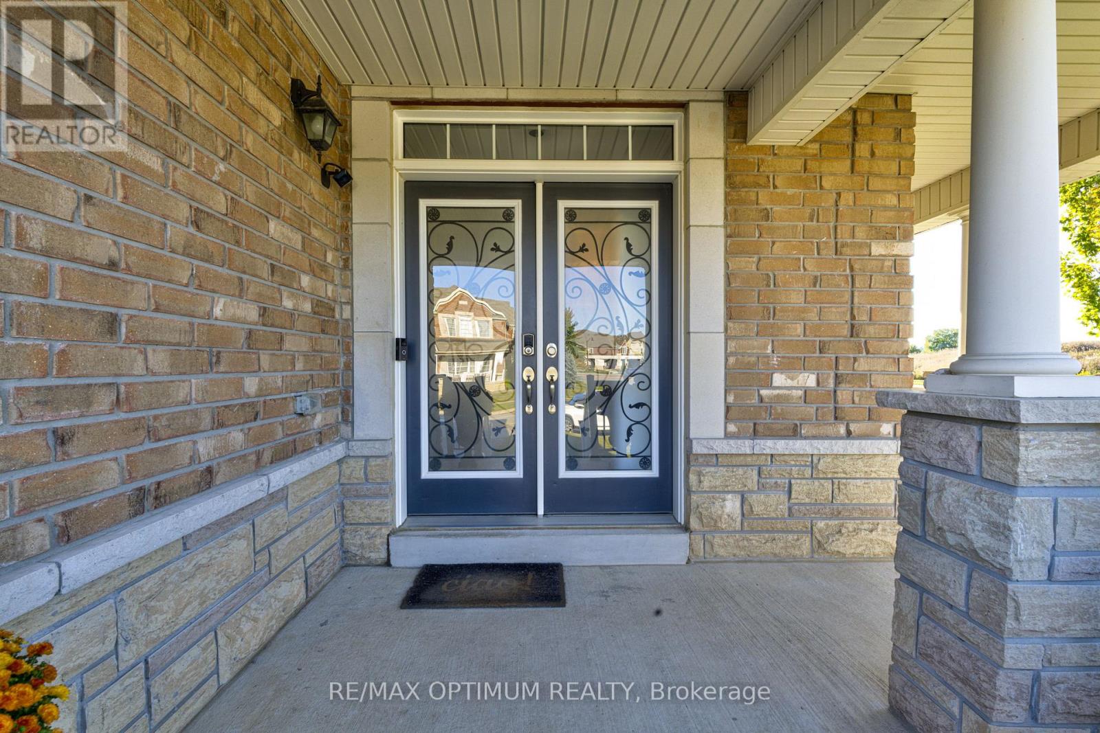 2 Stonecrop Road, Brampton, Ontario  L6Y 2Z3 - Photo 3 - W13828324