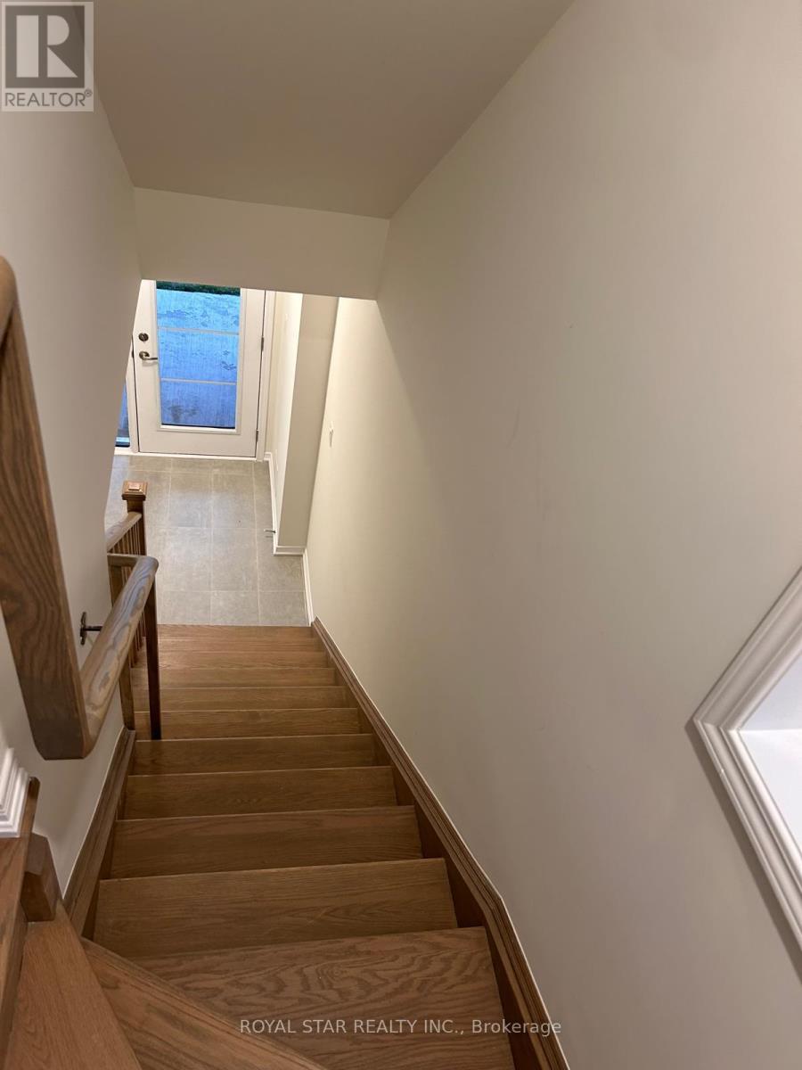 8 Baskett Street, Brantford, Ontario  N3T 5L5 - Photo 28 - X13828100
