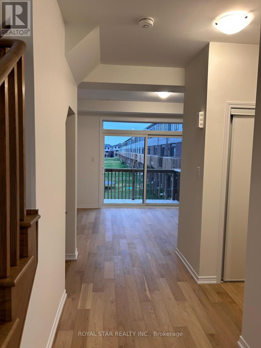 8 Baskett Street, Brantford, Ontario  N3T 5L5 - Photo 3 - X13828100