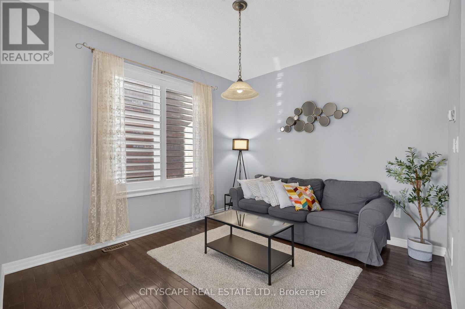 366 Montreal Circle, Hamilton, Ontario  L8E 0C7 - Photo 10 - X13828102