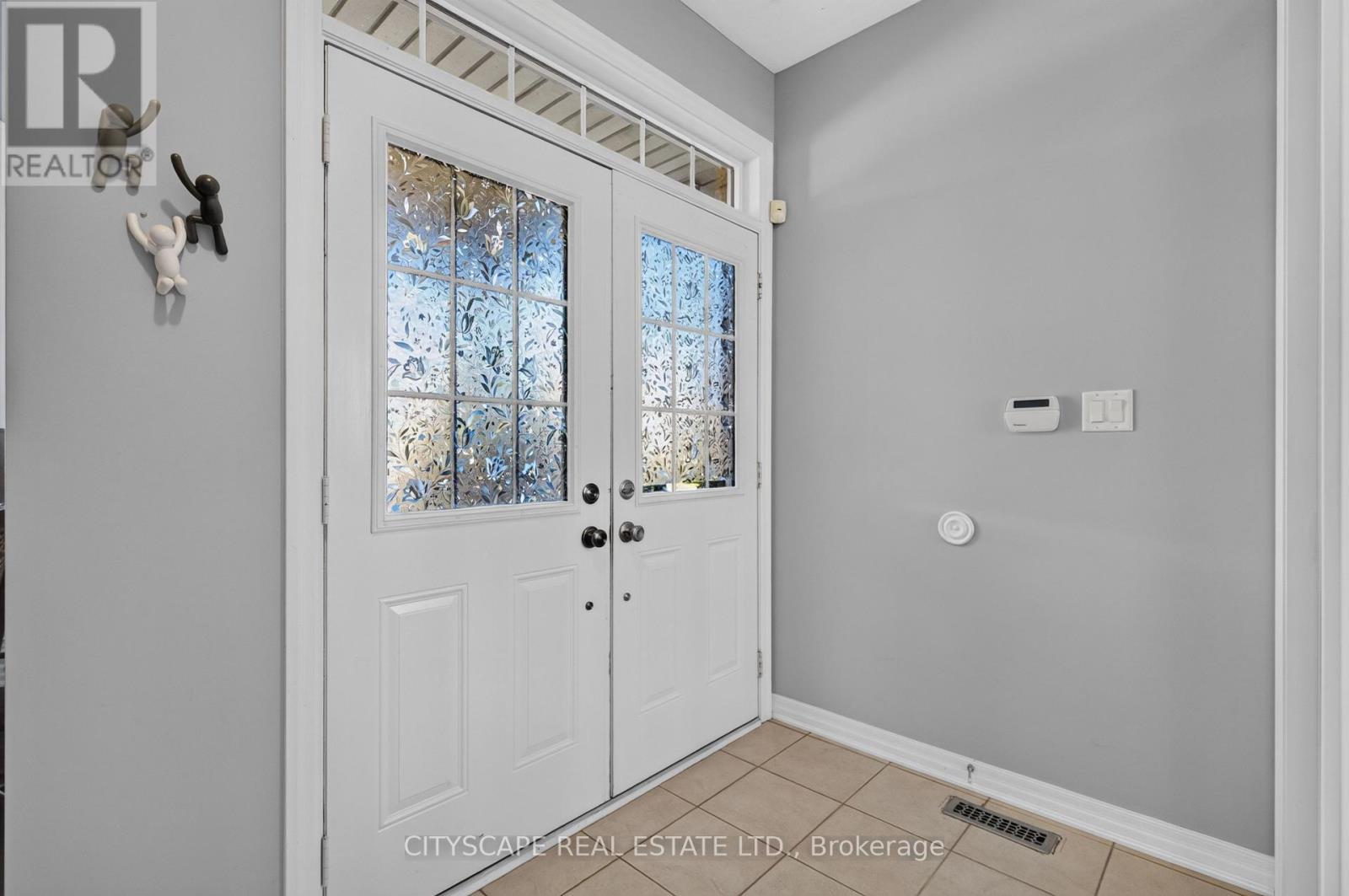 366 Montreal Circle, Hamilton, Ontario  L8E 0C7 - Photo 4 - X13828102