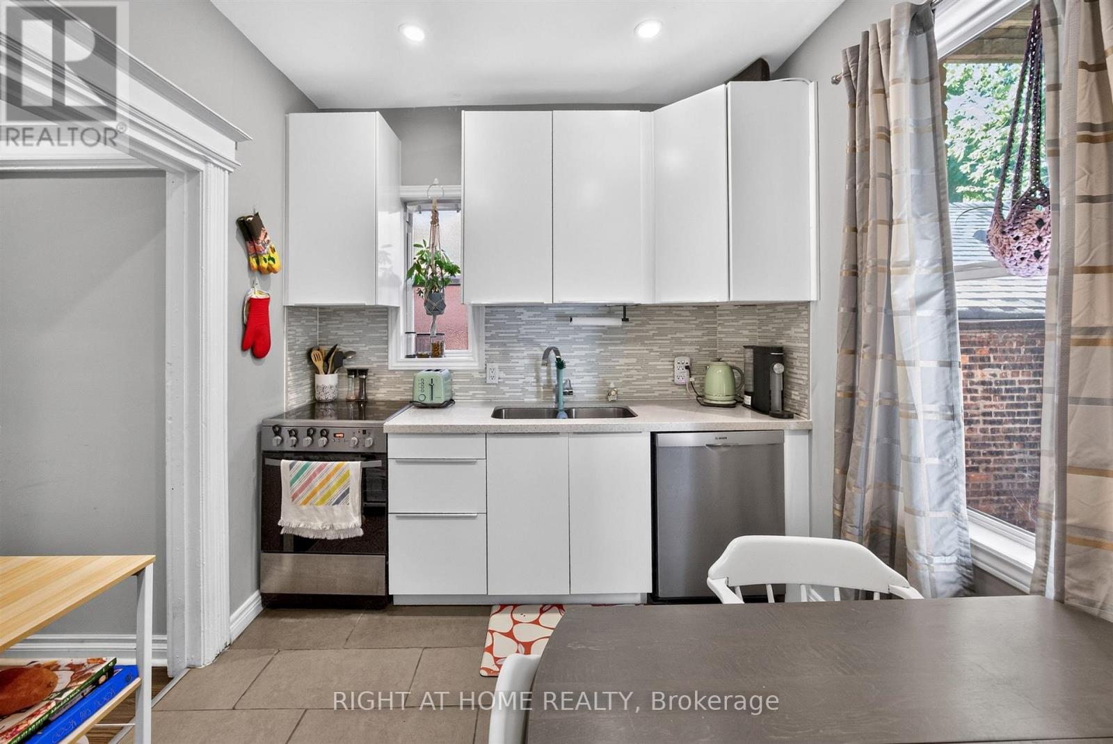 1 - 24 Locke Street S, Hamilton, Ontario  L8P 3Z8 - Photo 11 - X13828150