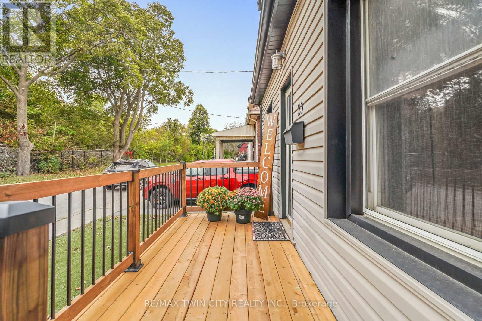25 Alonzo Street, Brantford, Ontario  N3R 1A1 - Photo 4 - X13828268